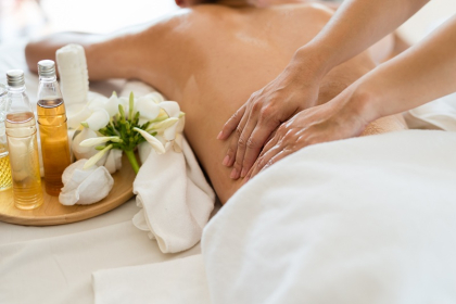 Indische Rückenmassage (Pristabhyanga)